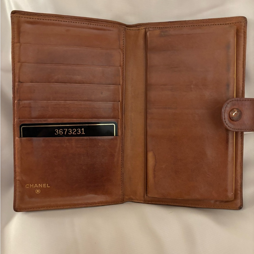 CHANEL Light Brown Leather Wallet with CC and COA - Picture 3 of 16